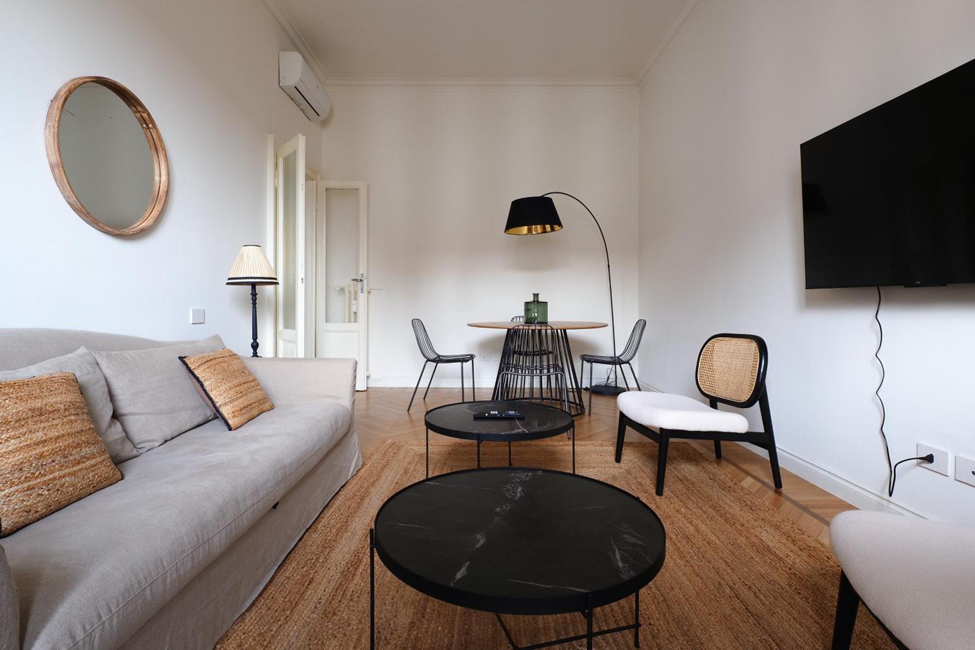 Adelaide Elegant Apartments Milano Exteriör bild