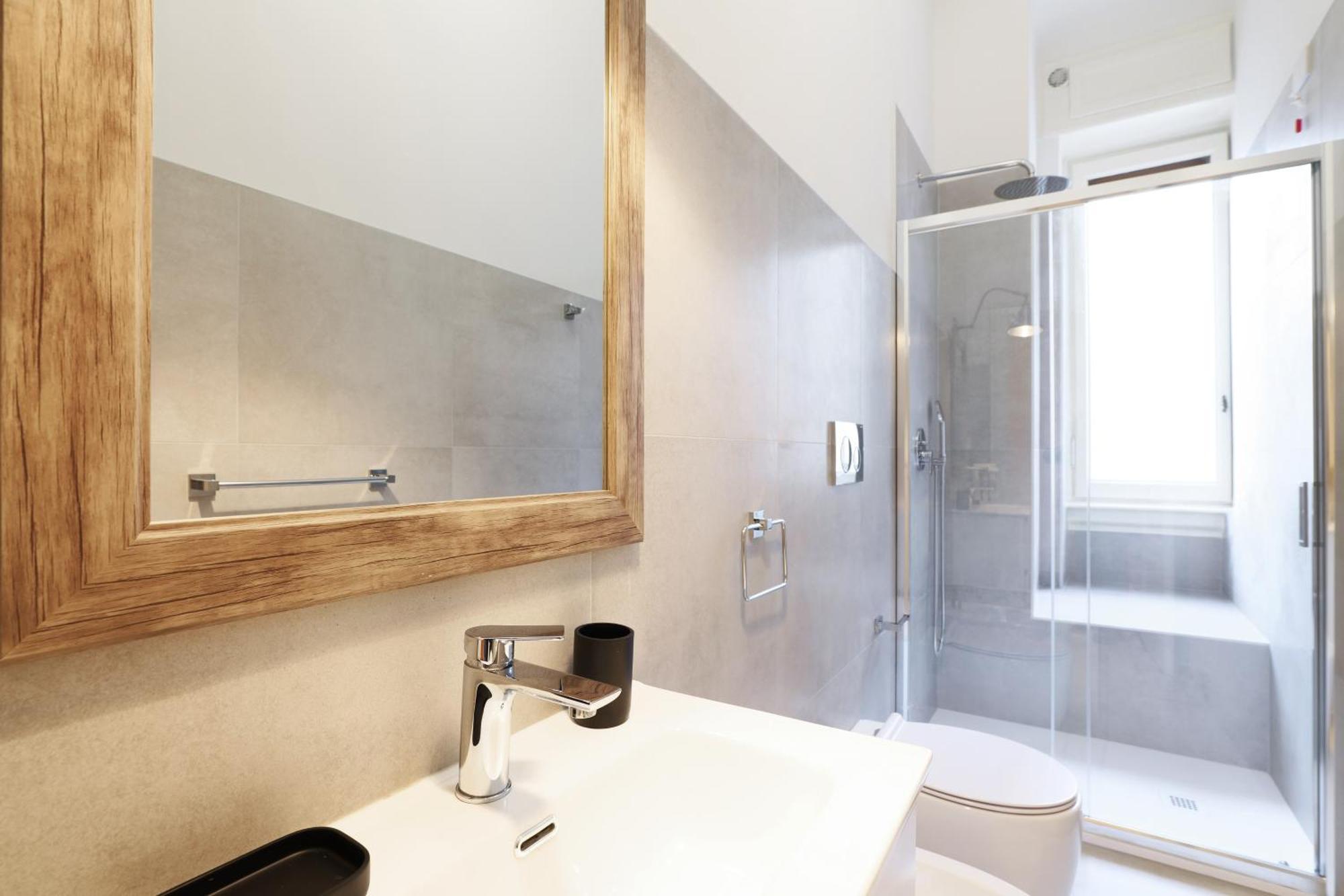 Adelaide Elegant Apartments Milano Exteriör bild