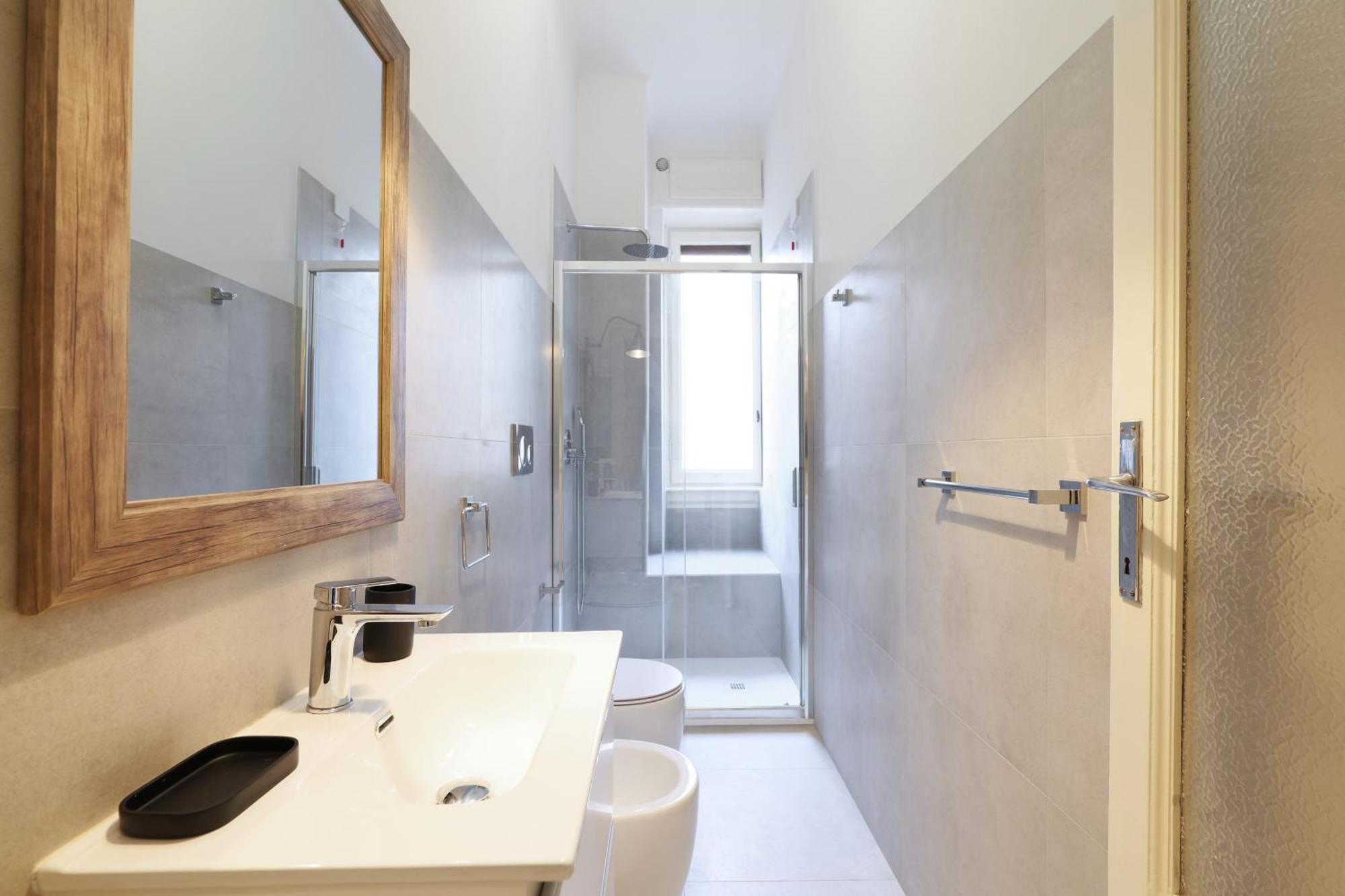 Adelaide Elegant Apartments Milano Exteriör bild